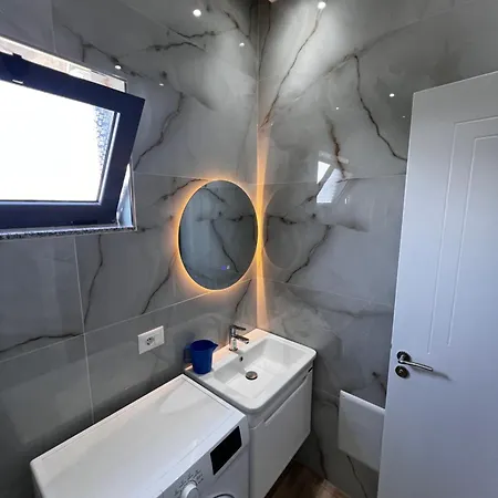 Vushtria 02 Lägenhet Velipojë