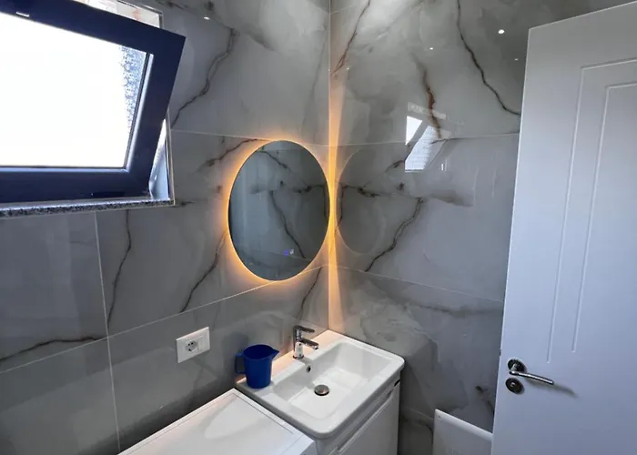 Vushtria 02 דירה Velipojë